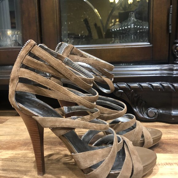 Lady Shoes - Picture 4 of 4